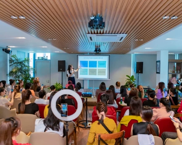 Phòng họp có máy chiếu tại Thủ Dầu Một: Cần kiểm tra gì trước khi thuê?